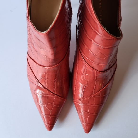 Zara Trafaluc Pointed Toe Red Watermelon Embossed Booties Heels Ankle Boots sz40 - Picture 10 of 16